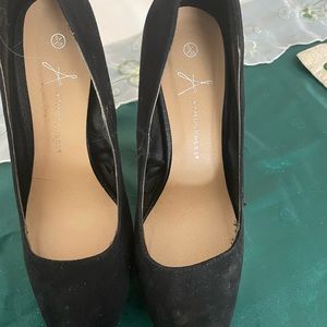 Women’s suede black heels